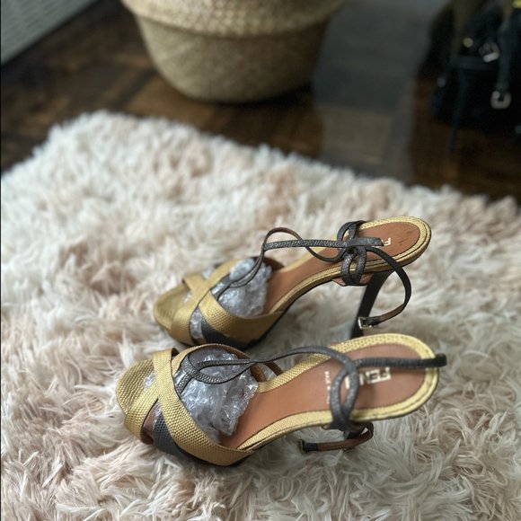 Fendi Twisted T-Strap Two-Tone Sandal, Gold - Picture 5 of 6